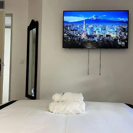 Tres Bel Palais Festivals Croisette Suquet Daire Cannes