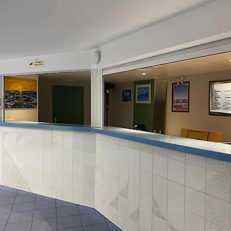 Tres Bel Palais Festivals Croisette Suquet