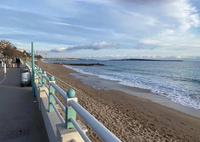 Tres Bel Palais Festivals Croisette Suquet *